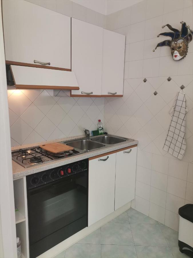 Zsuzsa Lak Apartment Mestre Bagian luar foto